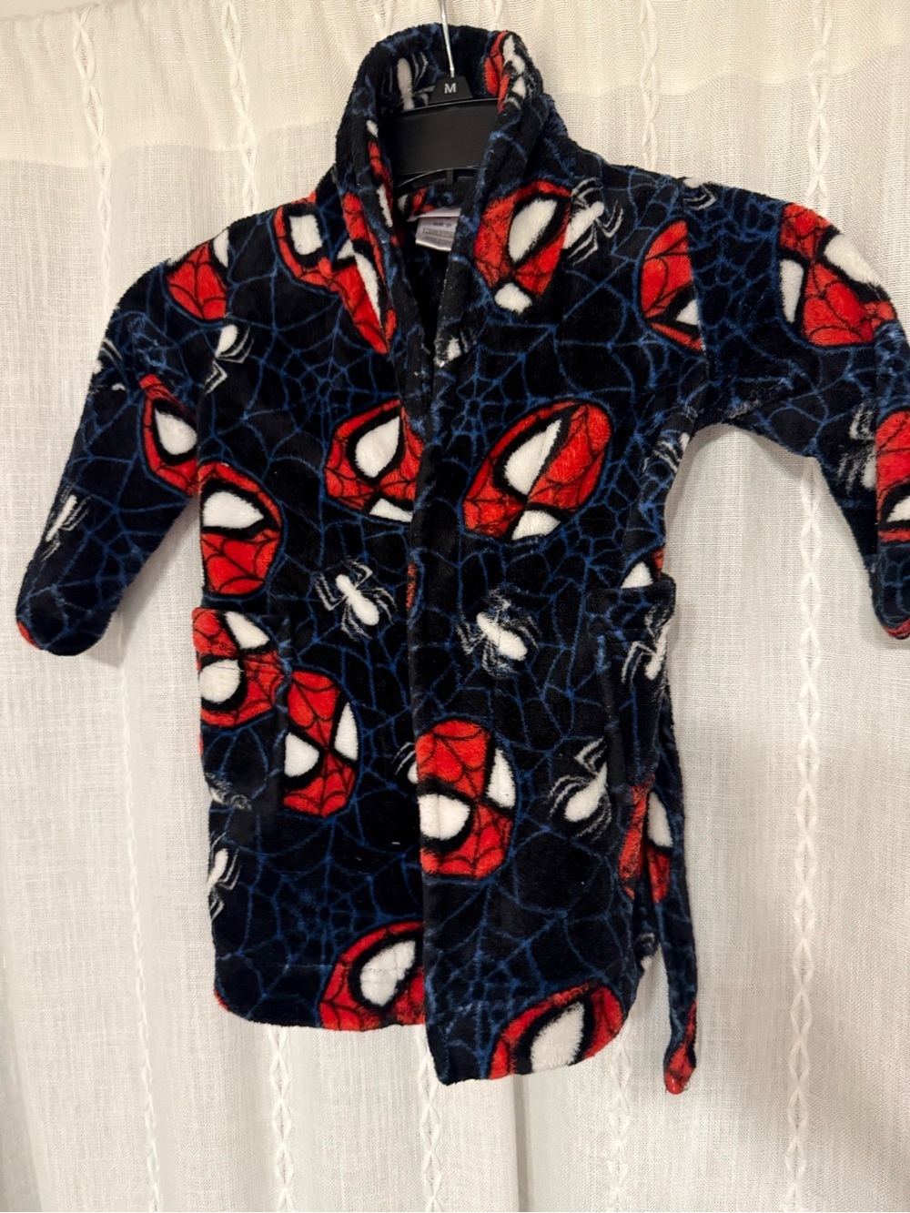 Spider-Man Robe by Marvel. Attached tie belt. Two pockets. Sz. 2T